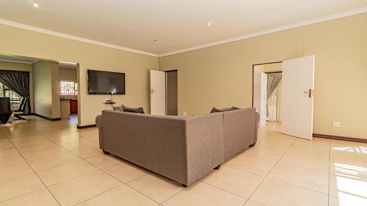 See You There Accommodation 1 Centurion Exteriör bild